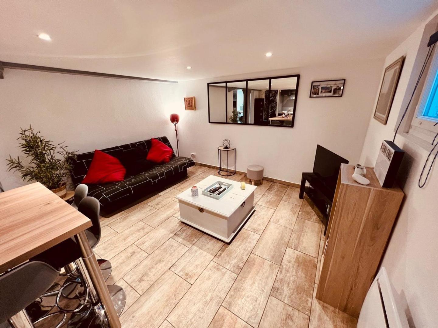 Le Camille Charming With Garden 5 Min Chu Apartment Poitiers Bagian luar foto